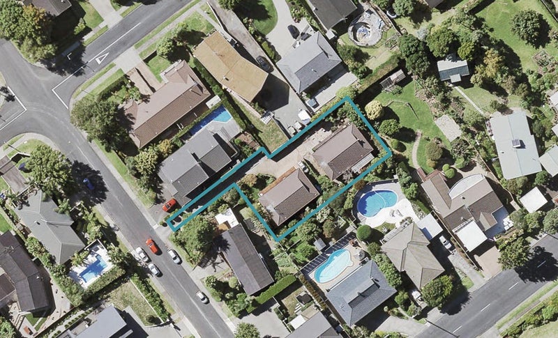 1/3A Charles Dickens Drive, Mellons Bay, Auckland - Carousel 1