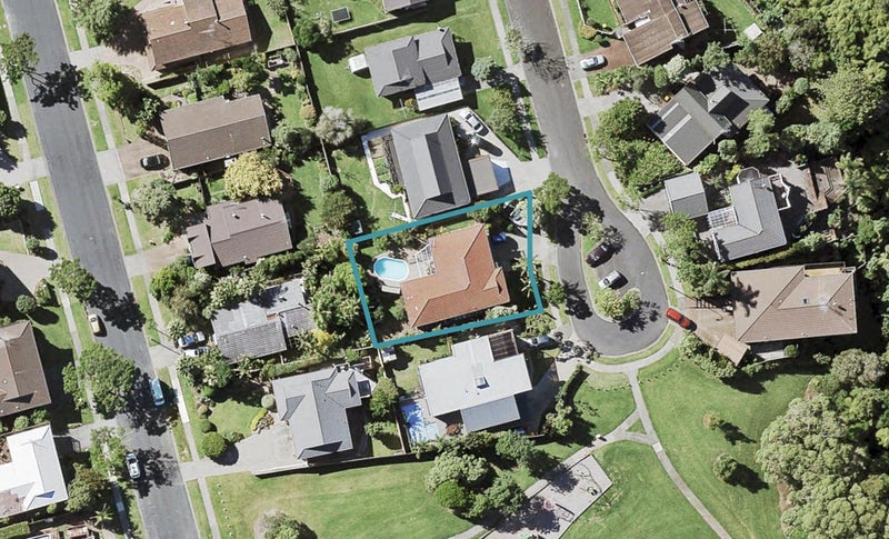 15 Clipper Place, Shelly Park, Auckland - Carousel 1