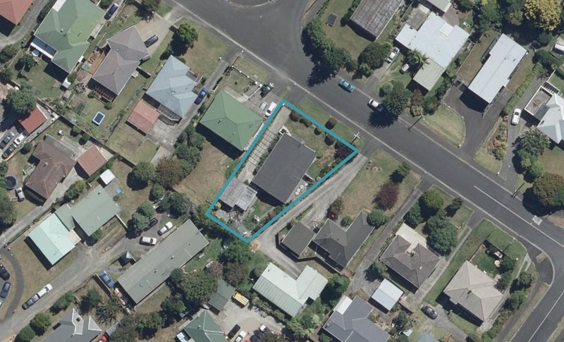 27 Mitcham Avenue, Forest Lake, Hamilton - Carousel 1