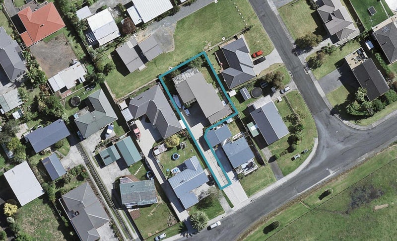 92 Wharf Road, Pukekohe - Carousel 1