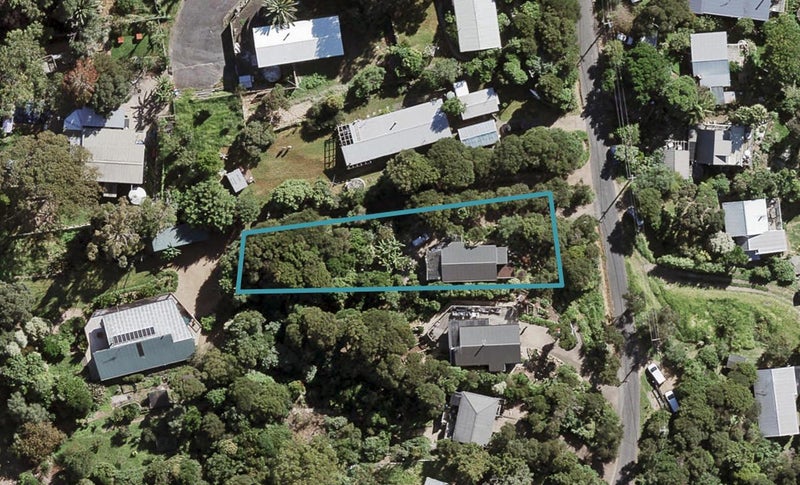 13 Albert Crescent, Ostend, Waiheke Island - Carousel 1