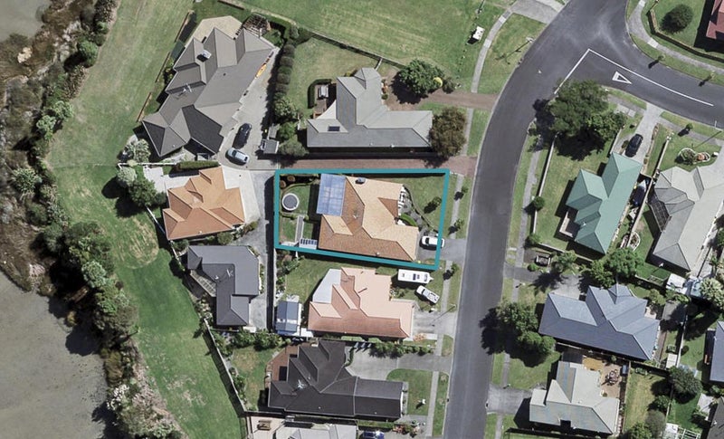 57 Elsie Drive, Waiuku, Waiuku - Carousel 1