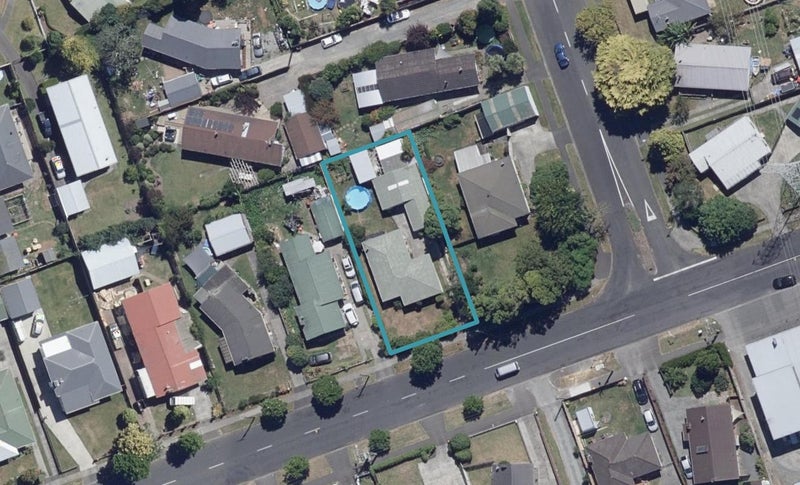 31 Powells Road, Fairview Downs, Hamilton - Carousel 1