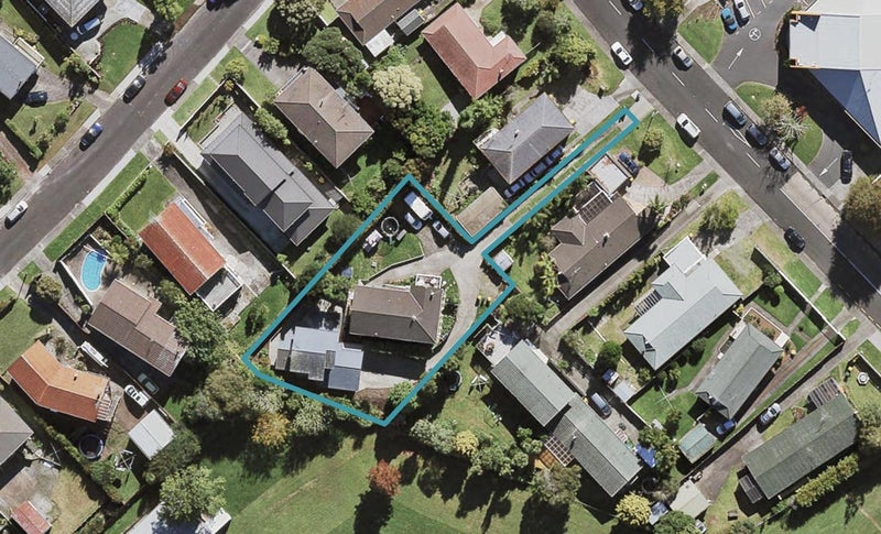 2/68 Eban Avenue, Hillcrest, Auckland - Carousel 1