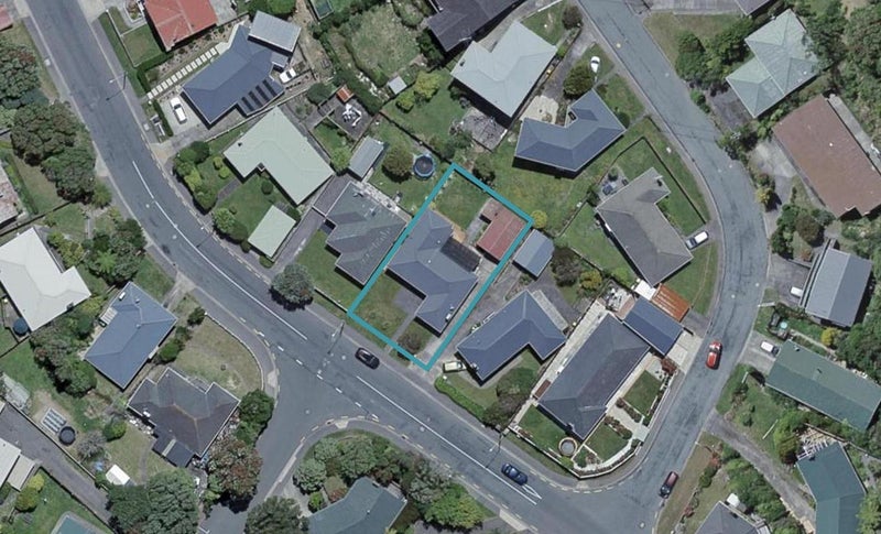 86 Kenmore Street, Newlands, Wellington - Carousel 1