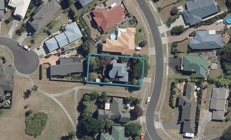 18 West Ridge Drive, Western Heights, Hamilton - Carousel 1