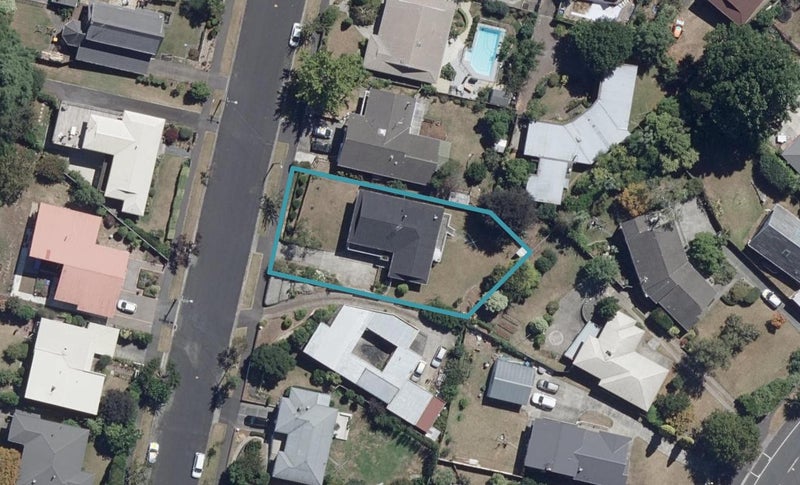42 Kakanui Avenue, Hillcrest, Hamilton - Carousel 1