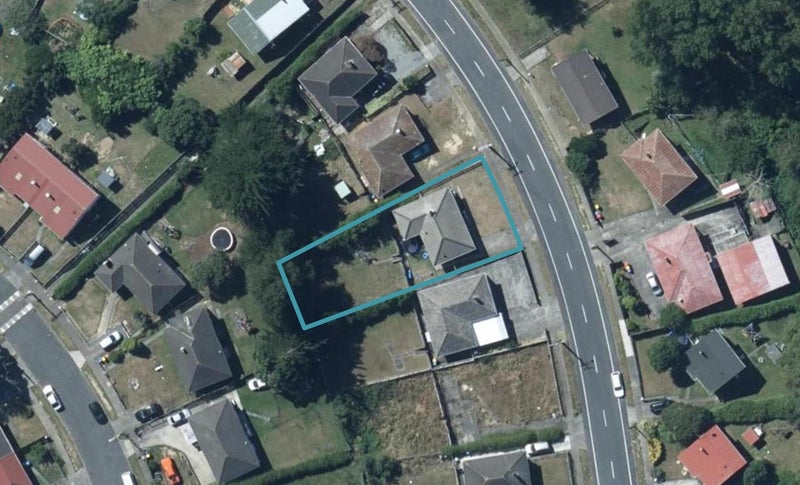 130 Castor Crescent, Cannons Creek, Porirua - Carousel 1