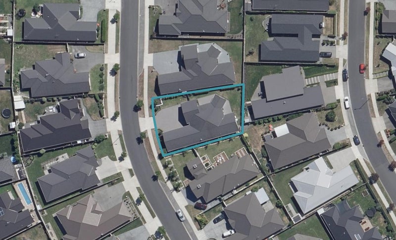 216 Cumberland Drive, Flagstaff, Hamilton - Carousel 1