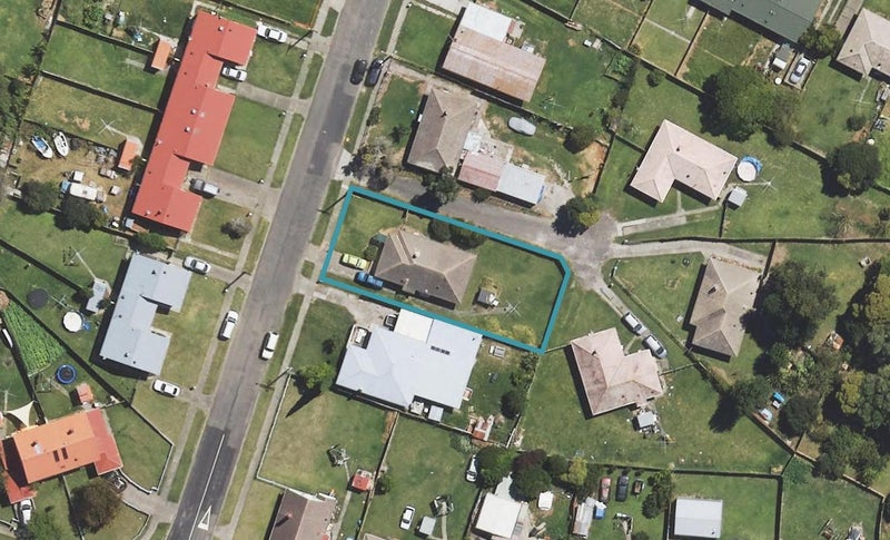 18 Oxford Street, Kaiti, Gisborne - Carousel 1