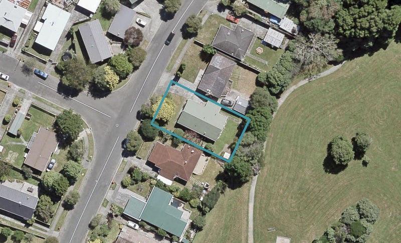 14 Larchmont Grove, Totara Park, Upper Hutt - Carousel 1