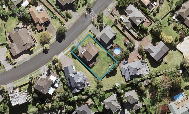 82 Lagoon Way, West Harbour, Auckland - Carousel 1