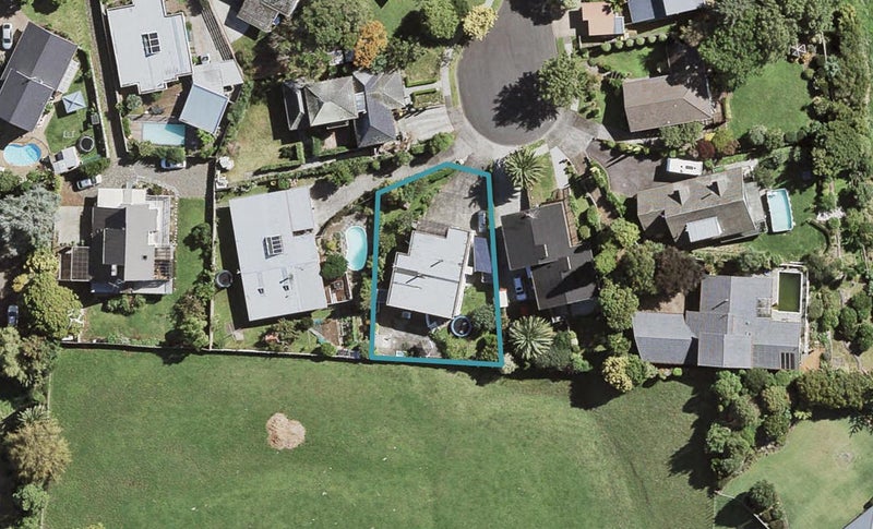 9 Alderton Place, Opaheke, Papakura - Carousel 1