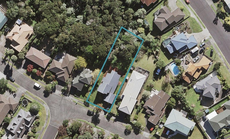 9 Chedworth Drive, Glenfield, Auckland - Carousel 1