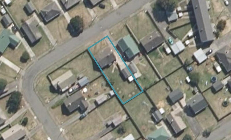 18 Hudson Avenue, Bulls - Carousel 1