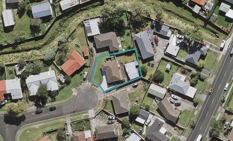 13 Tannock Place, Mangere East, Auckland - Carousel 1
