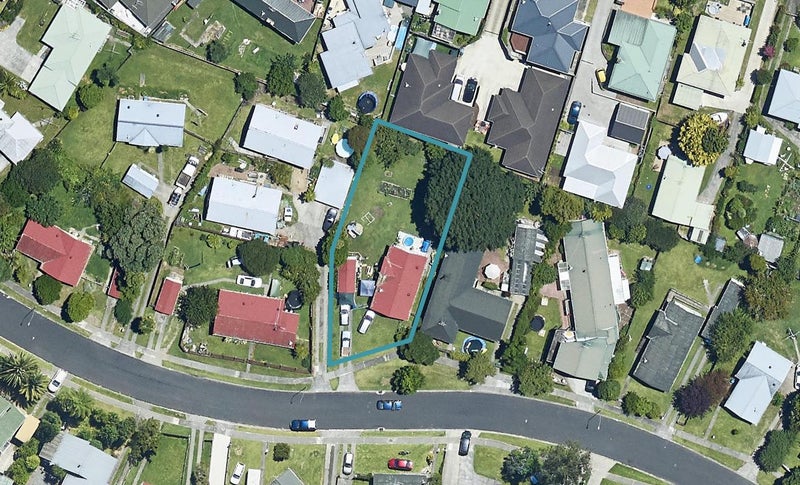 14 Redmond Street, Judea, Tauranga - Carousel 1