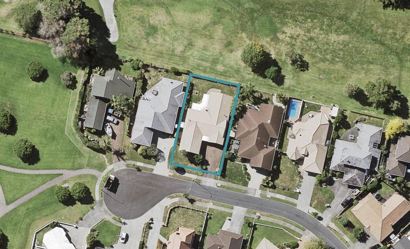 11 The Green, Golflands, Auckland - Carousel 1