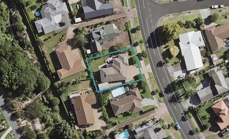 32 Charles Prevost Drive, The Gardens, Auckland - Carousel 1