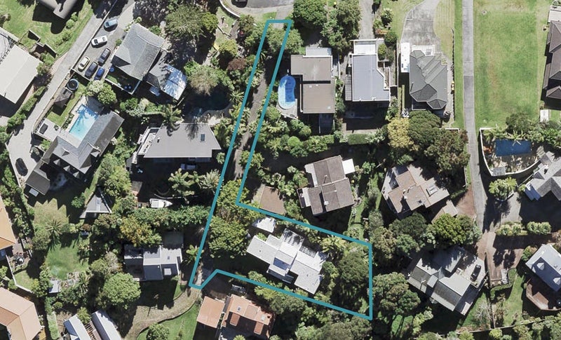 32 Mayall Avenue, Beach Haven, Auckland - Carousel 1