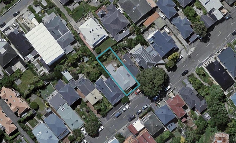 47 Hawker Street, Mount Victoria, Wellington - Carousel 1