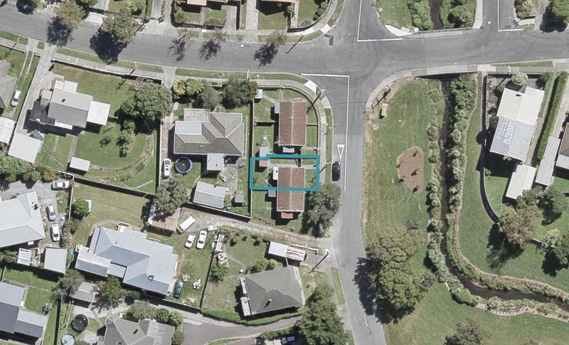 493A Riverside Drive, Fairfield, Lower Hutt - Carousel 1