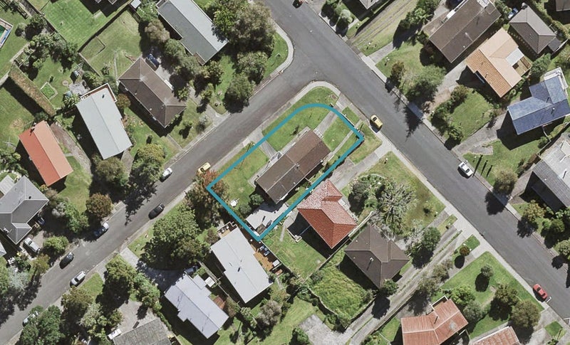 2/18 Velma Road, Hillcrest, Auckland - Carousel 1