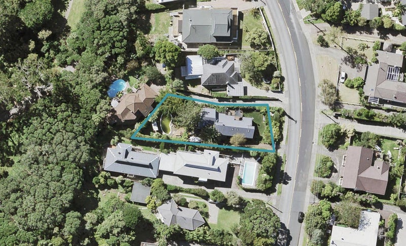 176 Beach Road, Campbells Bay, Auckland - Carousel 1