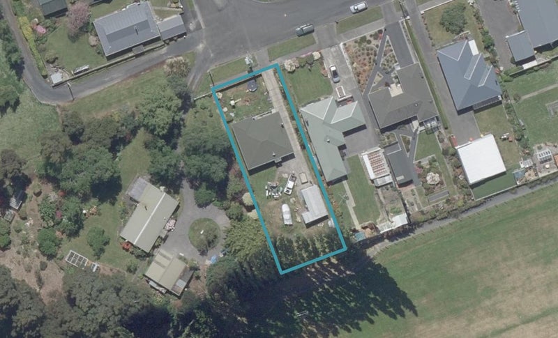 8 McKinlay Road, Abbotsford, Dunedin - Carousel 1
