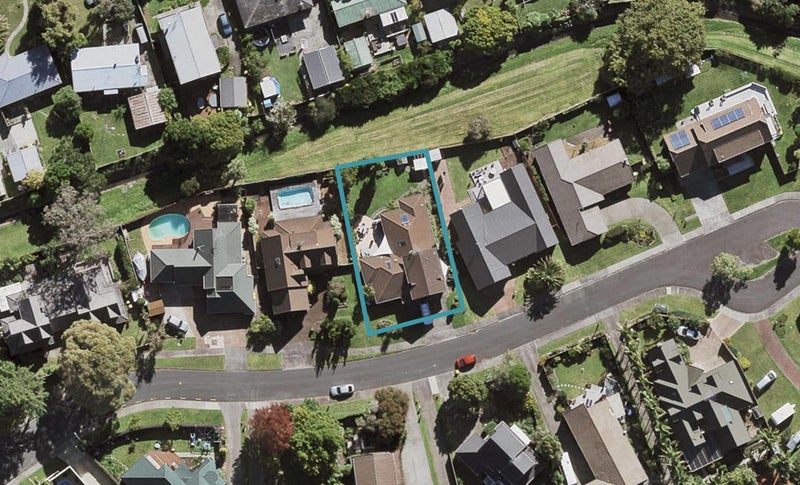29 Uppingham Crescent, Hillcrest, Auckland - Carousel 1