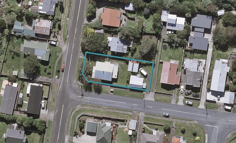 5 Queens Road, Glen Avon, New Plymouth - Carousel 1