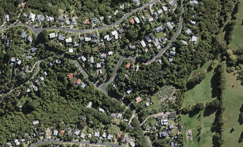 4 Karaka Road, Oneroa, Waiheke Island - Carousel 1