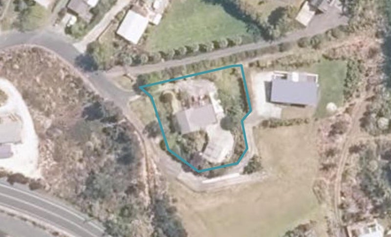 42 Heretaunga Crescent, Cable Bay, Cable Bay - Carousel 1