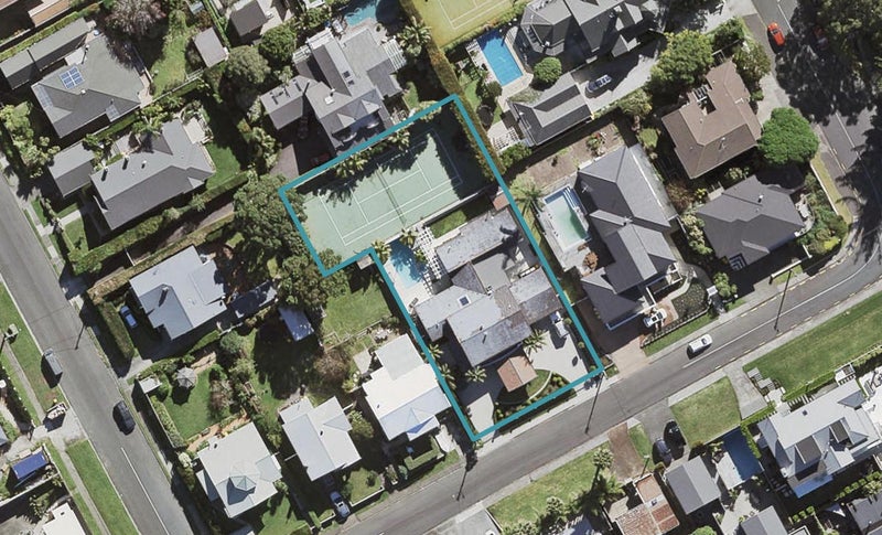 3 Wanganella Street, Birkenhead, Auckland - Carousel 1
