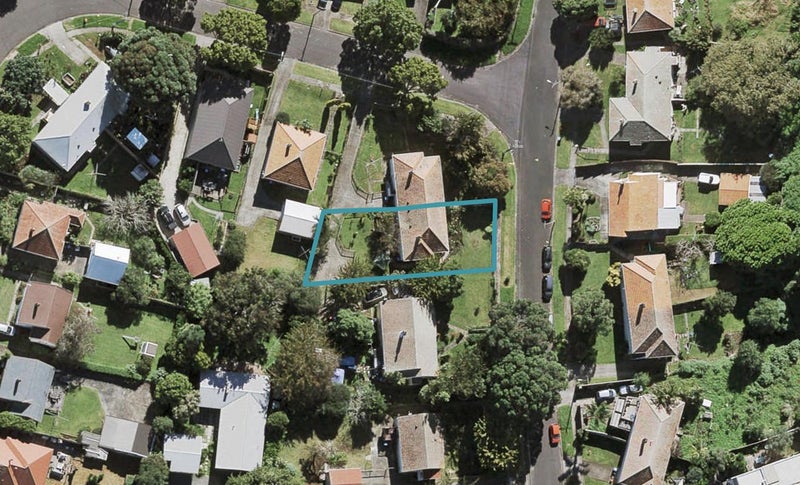 12 Fulljames Avenue, Mount Roskill, Auckland - Carousel 1