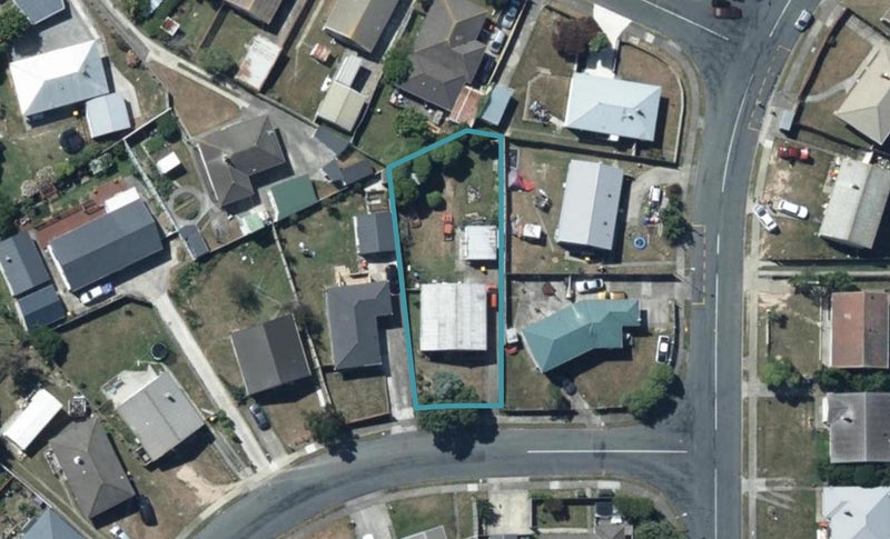 3 Rangituhi Crescent, Takapuwahia, Porirua - Carousel 1