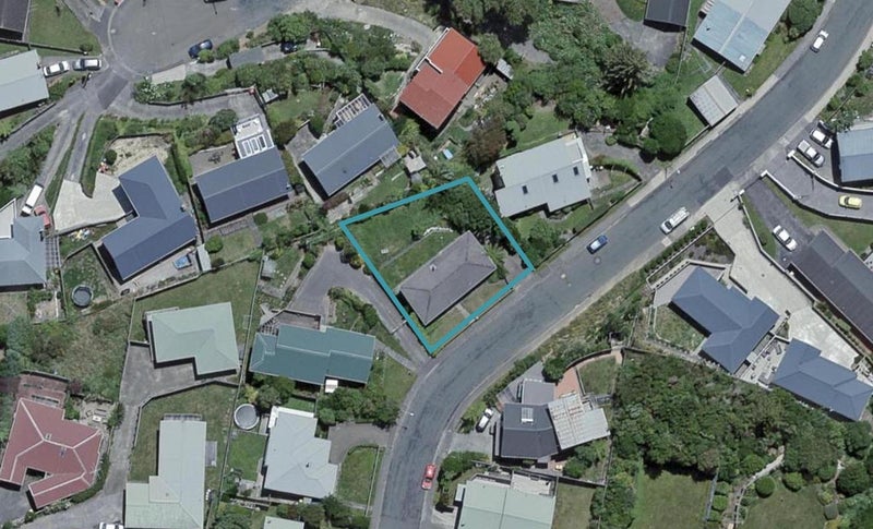 17 Carluke Street, Paparangi, Wellington - Carousel 1