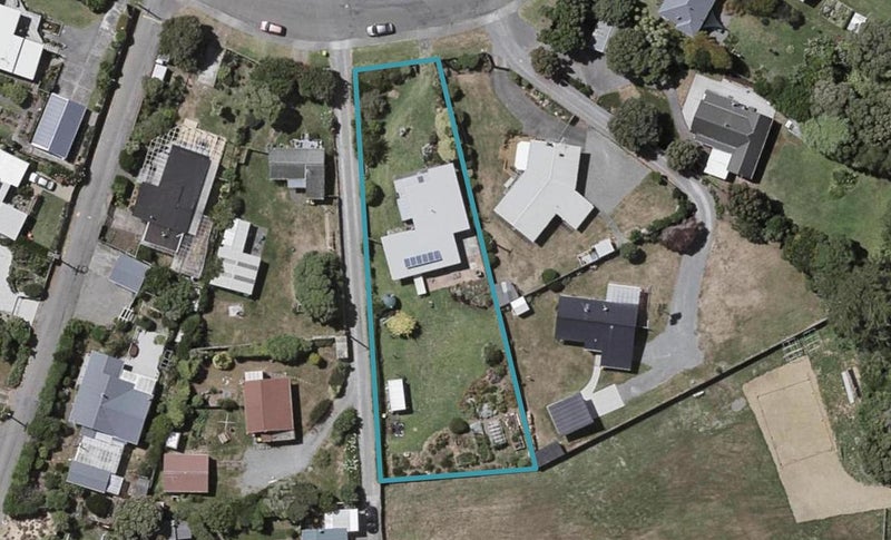 24 The Avenue, Otaki Beach, Otaki - Carousel 1