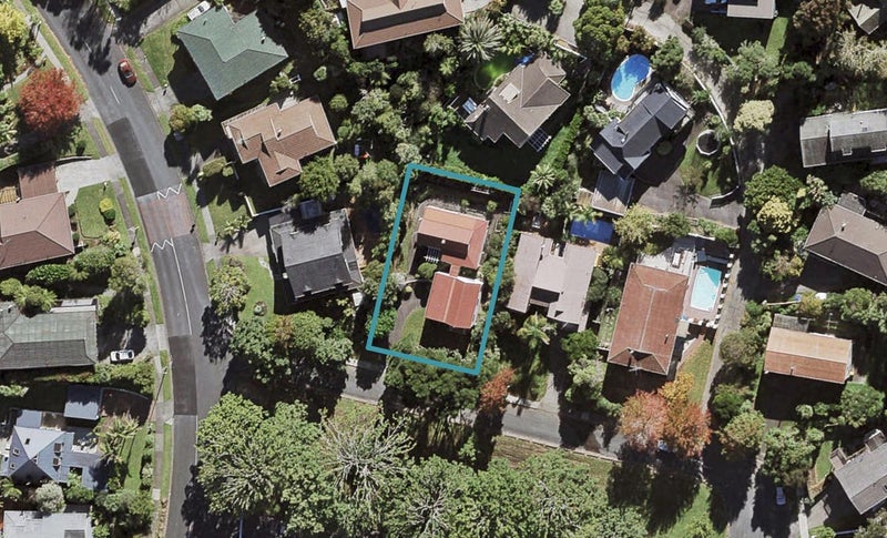 4 Holyoake Place, Chatswood, Auckland - Carousel 1