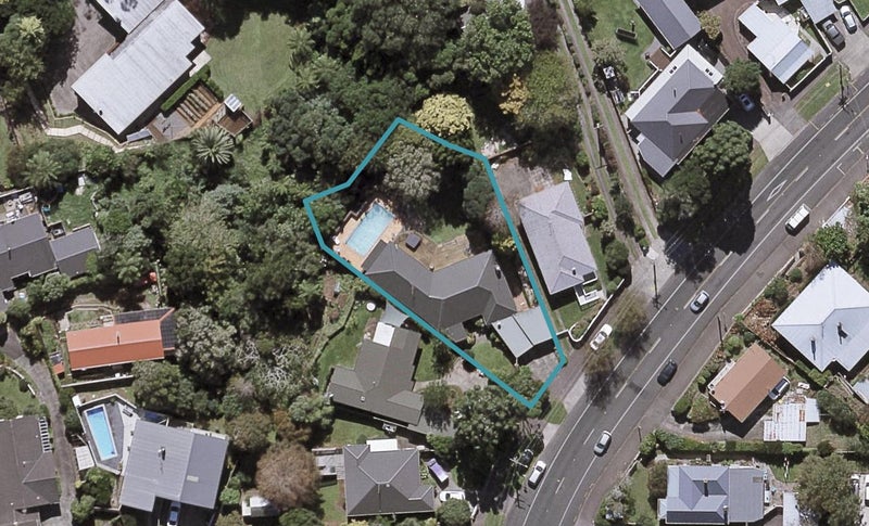 220 Tukapa Street, Westown, New Plymouth - Carousel 1