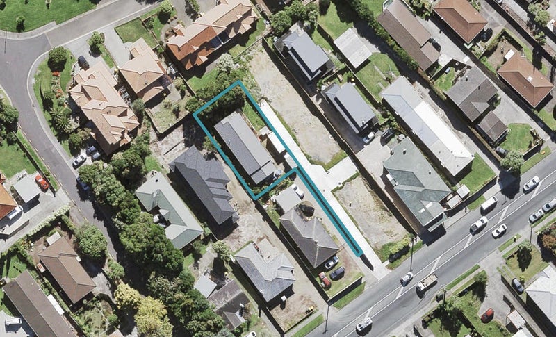 51A Titirangi Road, New Lynn, Auckland - Carousel 1