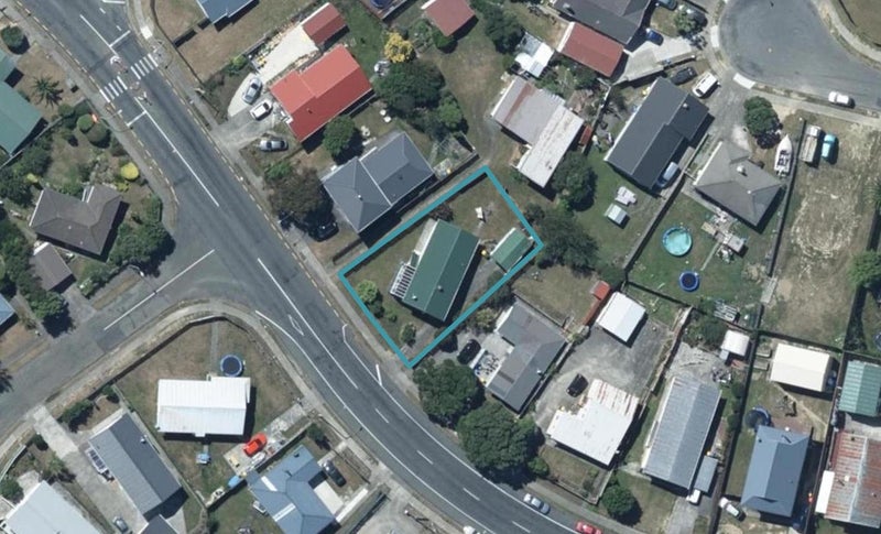 452 Warspite Avenue, Ascot Park, Porirua - Carousel 1