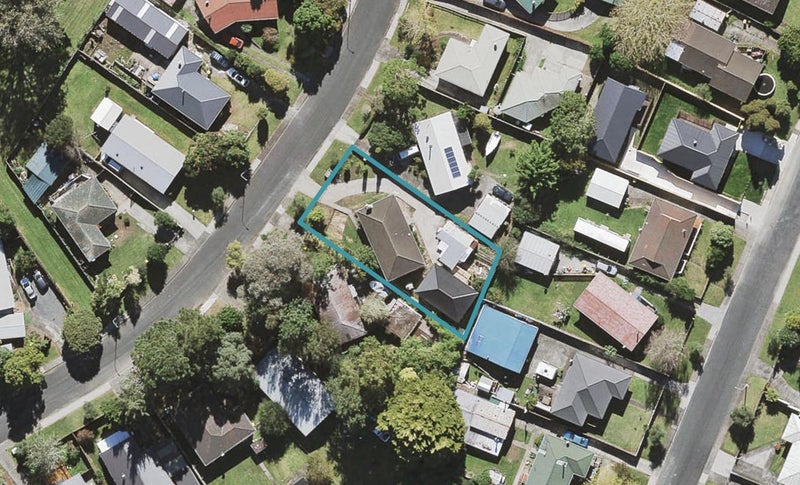 64 Riverpark Crescent, Henderson, Auckland - Carousel 1