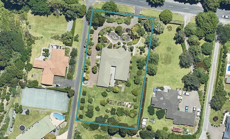 15 Freeburn Road, Pyes Pa, Tauranga - Carousel 1