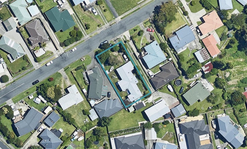 8 Sharyn Place, Brookfield, Tauranga - Carousel 1