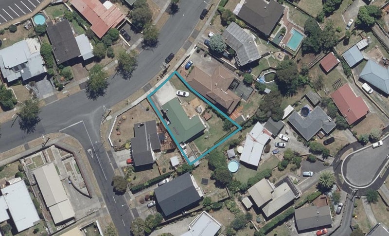 14 Garden Heights Avenue, Glenview, Hamilton - Carousel 1