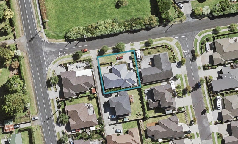 1B Babich Road, Henderson Valley, Auckland - Carousel 1