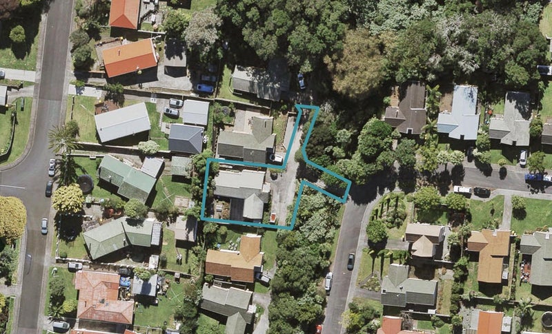 35 Kona Crescent, Henderson, Auckland - Carousel 1