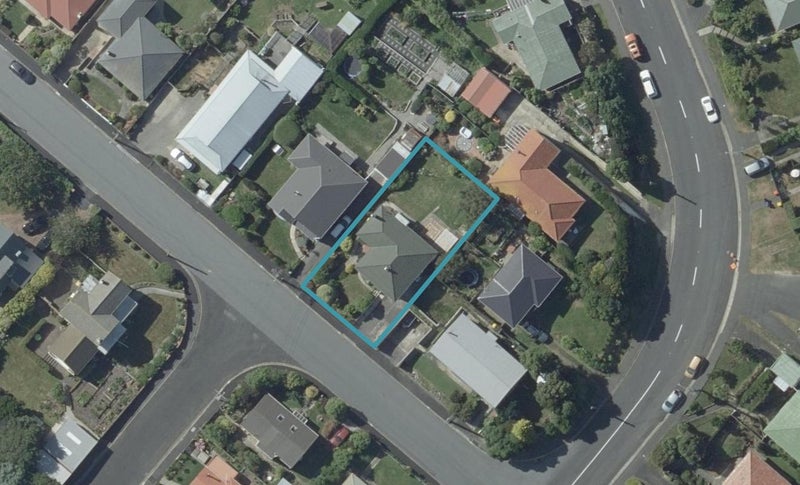 8 Aytoun Street, Shiel Hill, Dunedin - Carousel 1