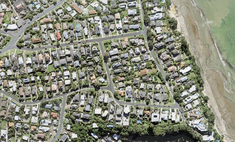 1/10 Newburn Road, Waiake, Auckland - Carousel 1